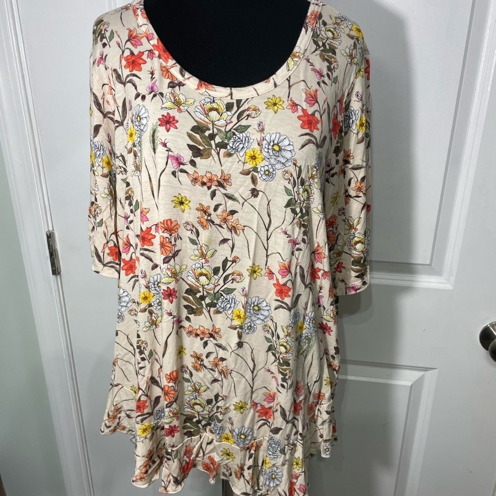 Kim&Cami Floral Elegance Cream Blouse Tunic Size 1X CB-10